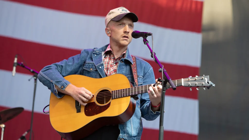 The Rise of Country Music Outside Nashville: How Artists are Finding Success Independent of the Traditional Industry 2 Tyler Childers performing live